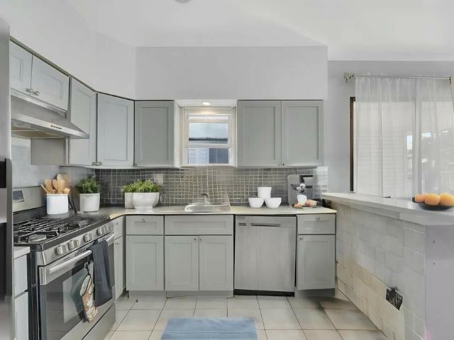 Triplex for sale in Weehawken