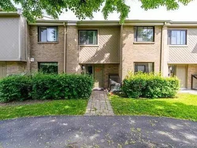 Condo for sale in Beaconsfield