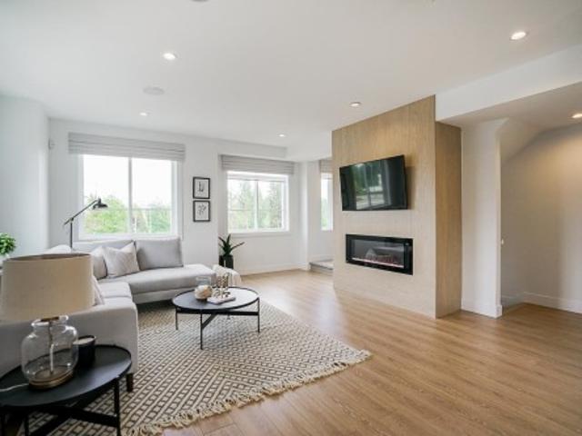 Townhouse for sale in Fleetwood, Surrey