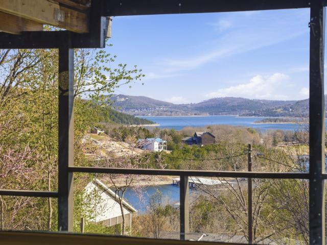 House for sale in Stone, Missouri