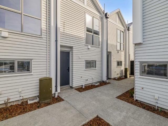 Townhouse for rent in Oakura, Canterbury