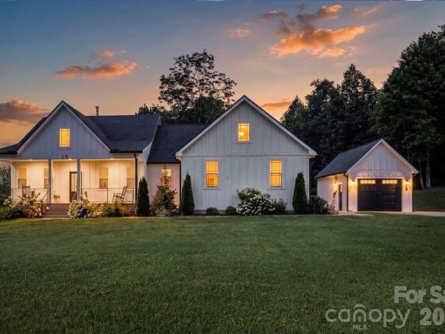 House for sale in Horse Shoe, North Carolina