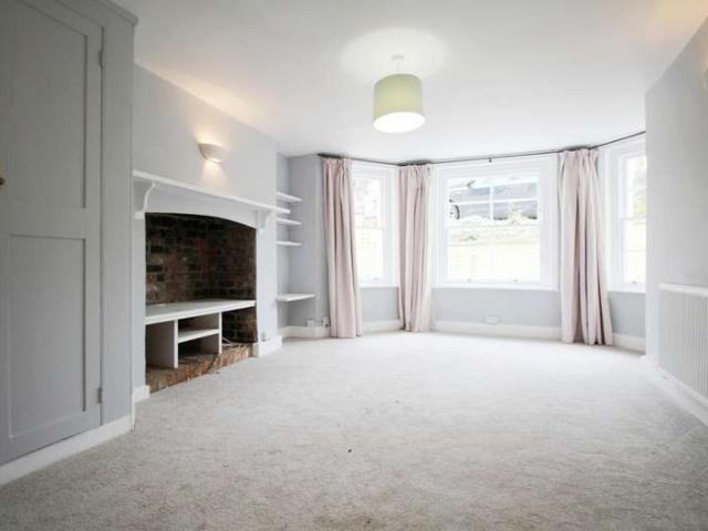 Apartment for rent in Whaddon, Golden Valley