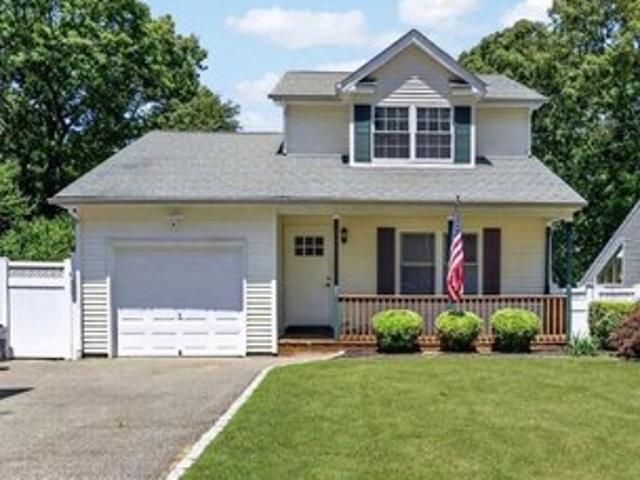 House for sale in Centereach, New York