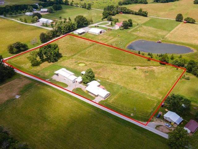 House for sale in Stonefort, Illinois