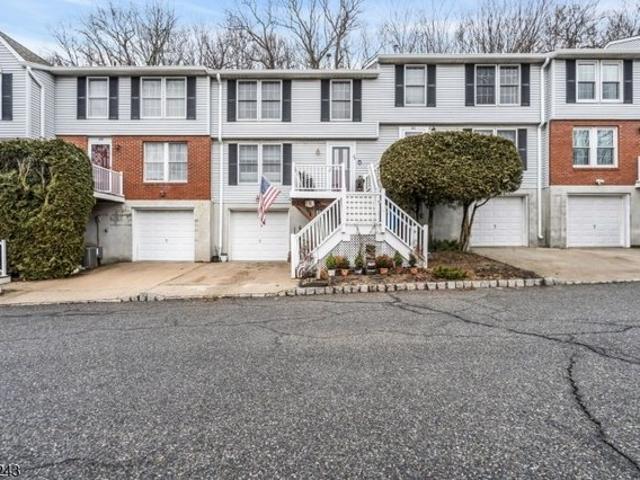 Townhouse for sale in Oxford, New Jersey
