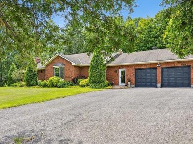 House for sale in Les Collines-de-l'outaouais, Quebec