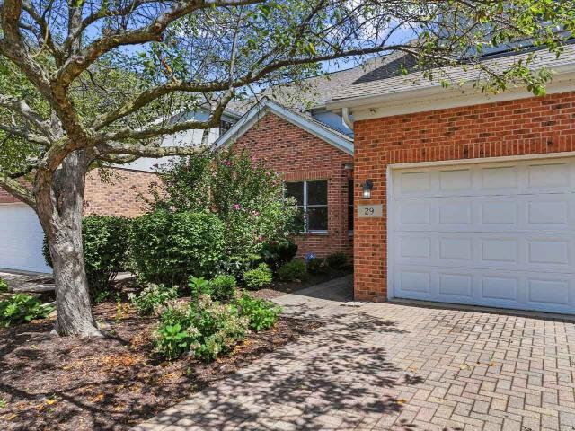 Townhouse for sale in Glen Ellyn, Illinois