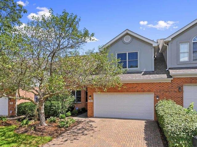 Townhouse for sale in Glen Ellyn, Illinois