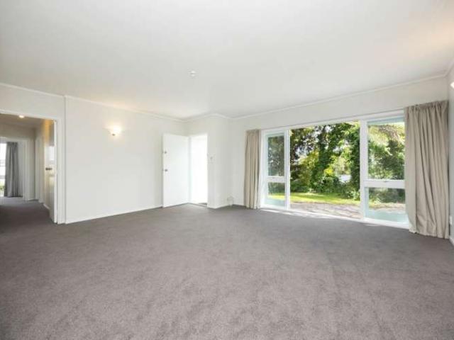 House for sale in Henderson, Henderson-Massey