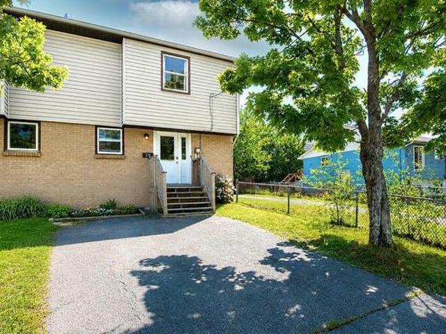House for sale in Highland Acres, Cole Harbour