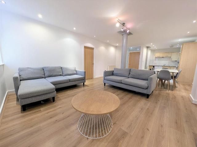 Apartment for rent in Chinatown, Calderstones