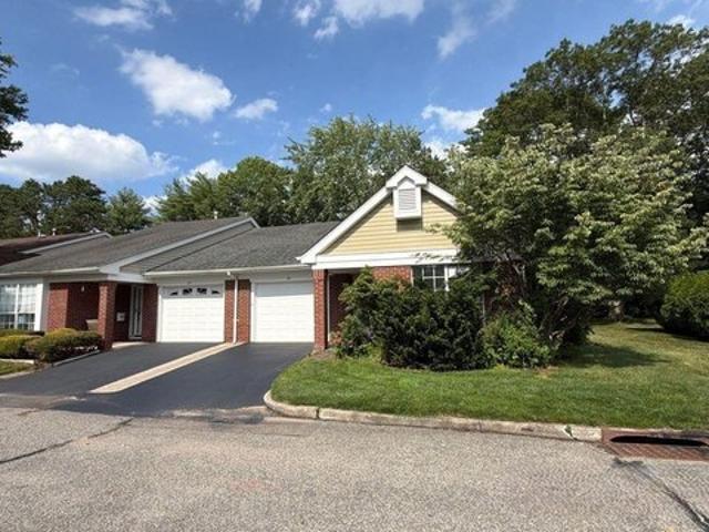Condo for sale in Centereach, New York