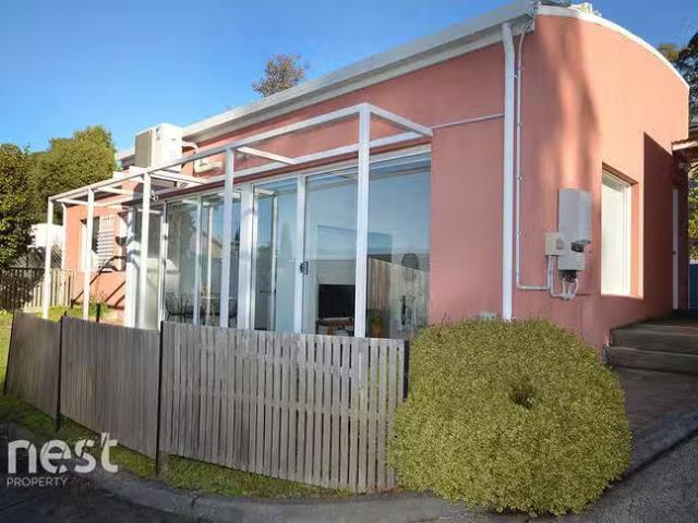 Apartment for rent in Blackmans Bay, Tasmania