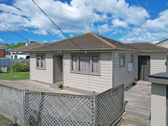 House for sale in Otakou