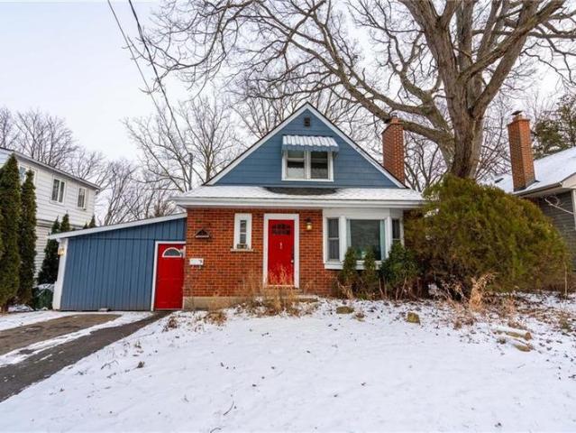 House for sale in Dundas House for sale in Dundas