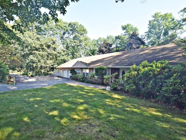 House for sale in Smithtown, New York