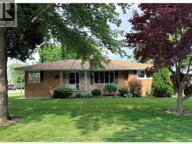 House for sale in Chatham–kent, Ontario