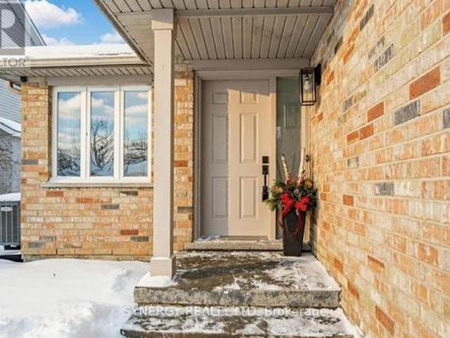 House for sale in Strathroy-caradoc, Ontario