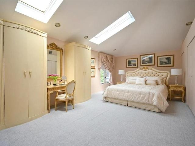 Townhouse for sale in Arverne, New York