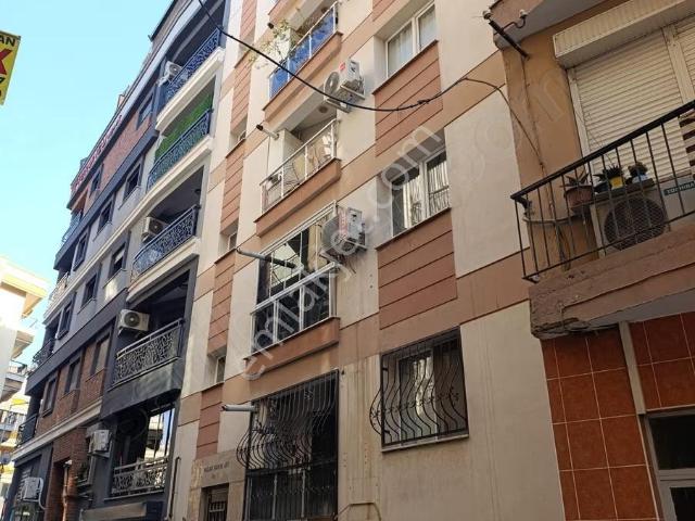 Karşiyaka, İzmir içerisinde satılık mülk