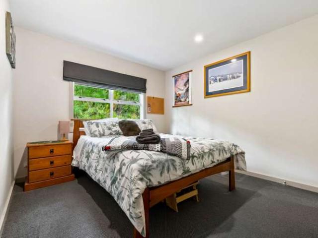 House for sale in Oratia