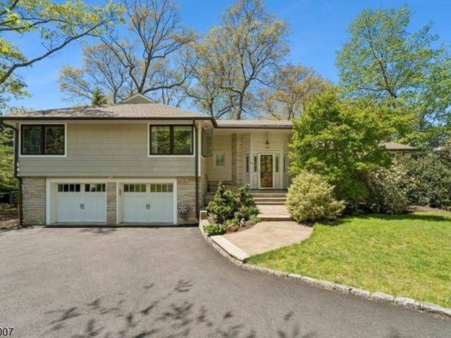 House for sale in Summit, New Jersey