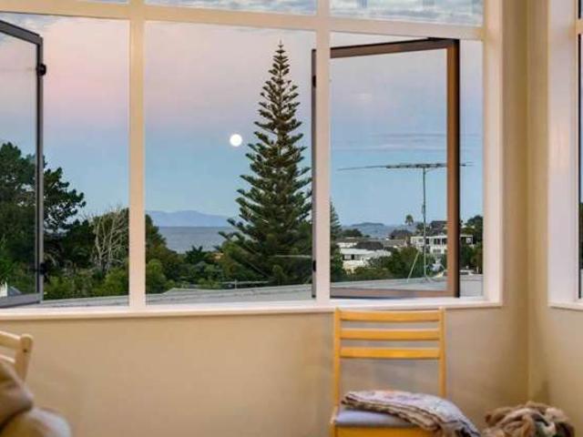 House for rent in Whangaparaoa