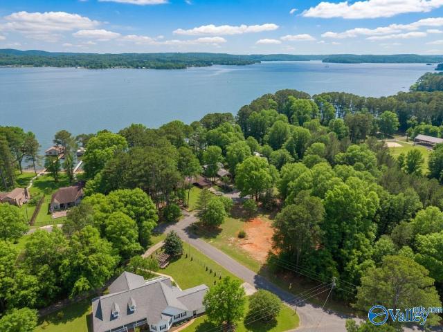 House for sale in Guntersville, Alabama