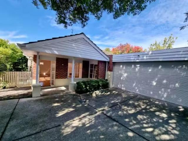 Apartment for rent in Mont Albert North