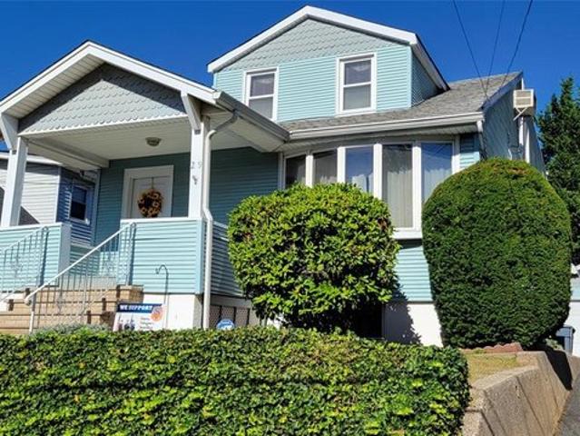 House for sale in Hudson, New Jersey