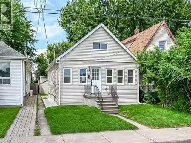 House for sale in Ancaster, Ontario