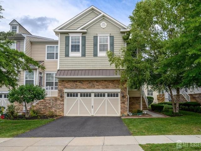 Townhouse for sale in Dayton, New Jersey