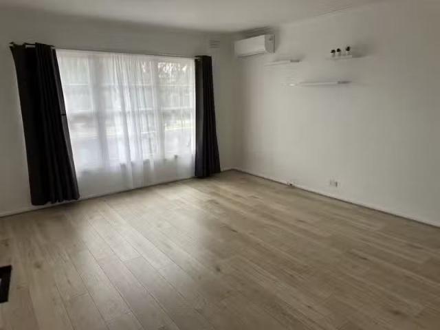 House for rent in Avondale Heights, Victoria