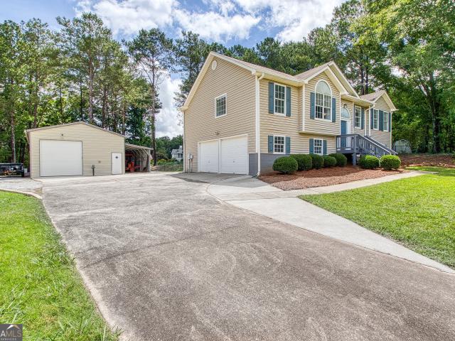 House for sale in Sharpsburg, Georgia
