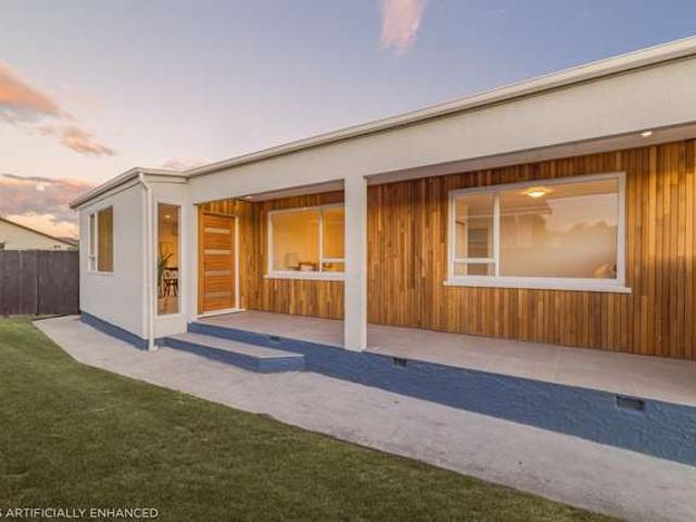 House for sale in Chaslands, Canterbury