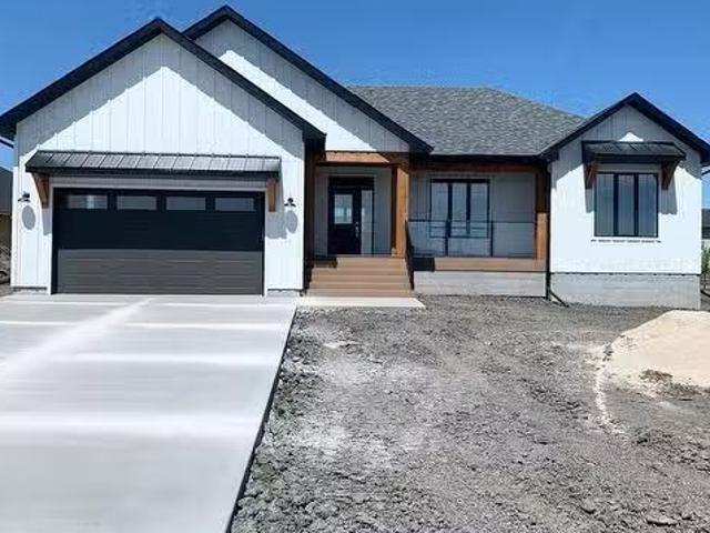 House for sale in Springfield, Manitoba