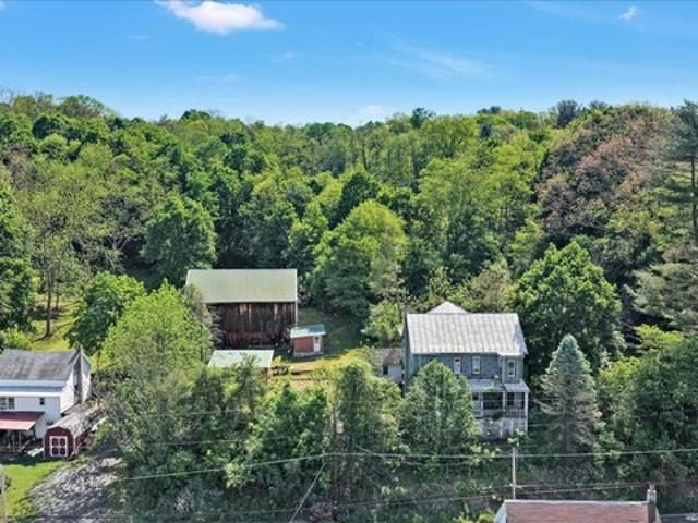 House for sale in Pine Grove, Pennsylvania