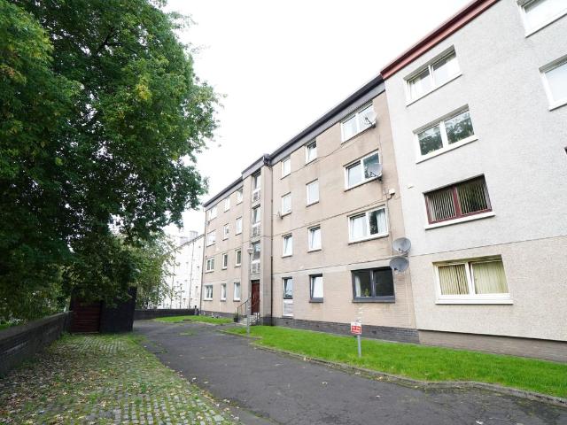 Apartment for rent in Shawmoss, Shawlands