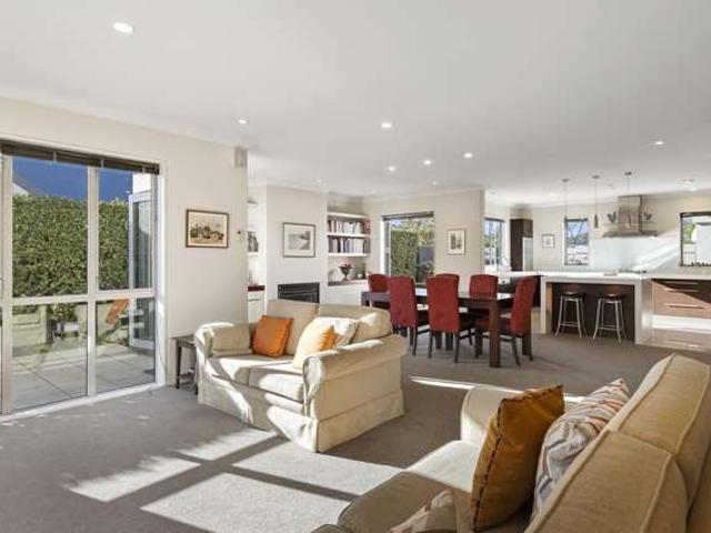House for sale in Chaslands, Canterbury