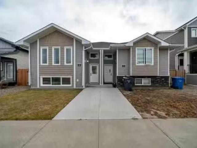 House for sale in Medicine Hat, Alberta