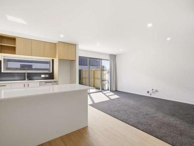 Townhouse for rent in Canterbury