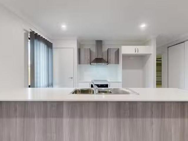 House for rent in Mount Louisa, Queensland