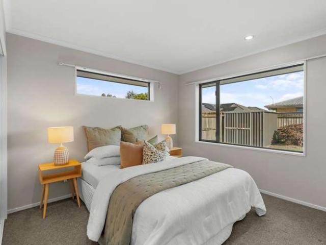 House for sale in Chaslands, Canterbury