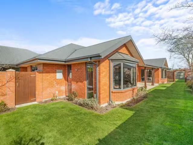 House for sale in Chaslands, Canterbury
