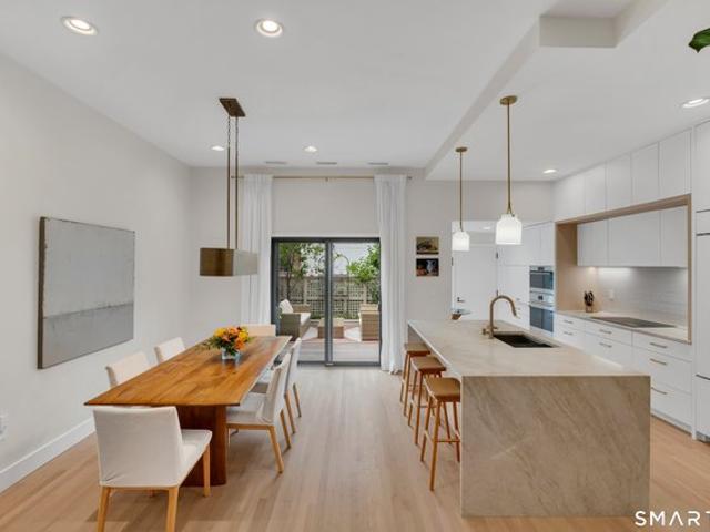 Townhouse for sale in New Haven, Connecticut