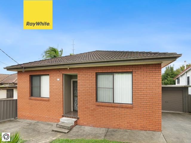House for rent in Wollongong West, New South Wales
