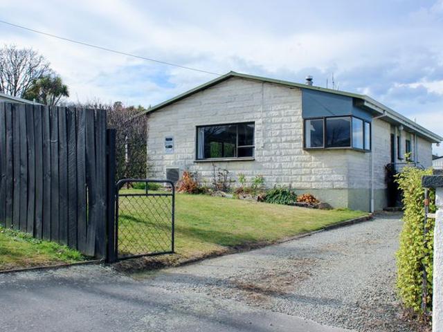 House for rent in Otakou