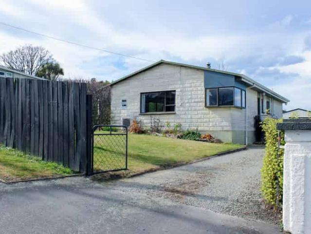 House for rent in Otakou
