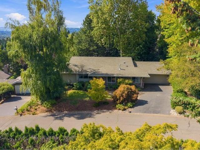 House for sale in Mountain Park, Lake Oswego